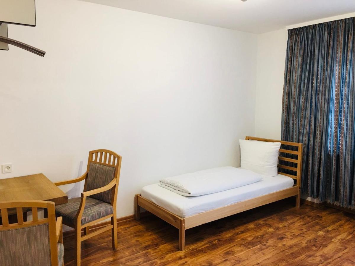Apartamente Pfullingen Luaran gambar
